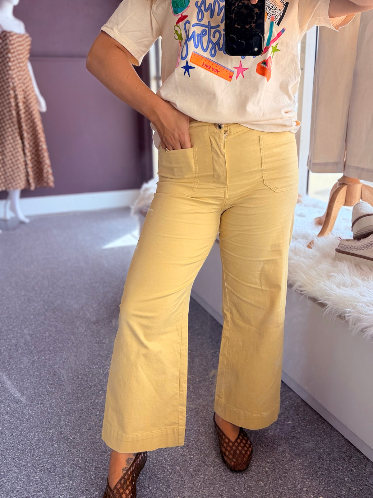 Bow Embroidered Pockets Pants