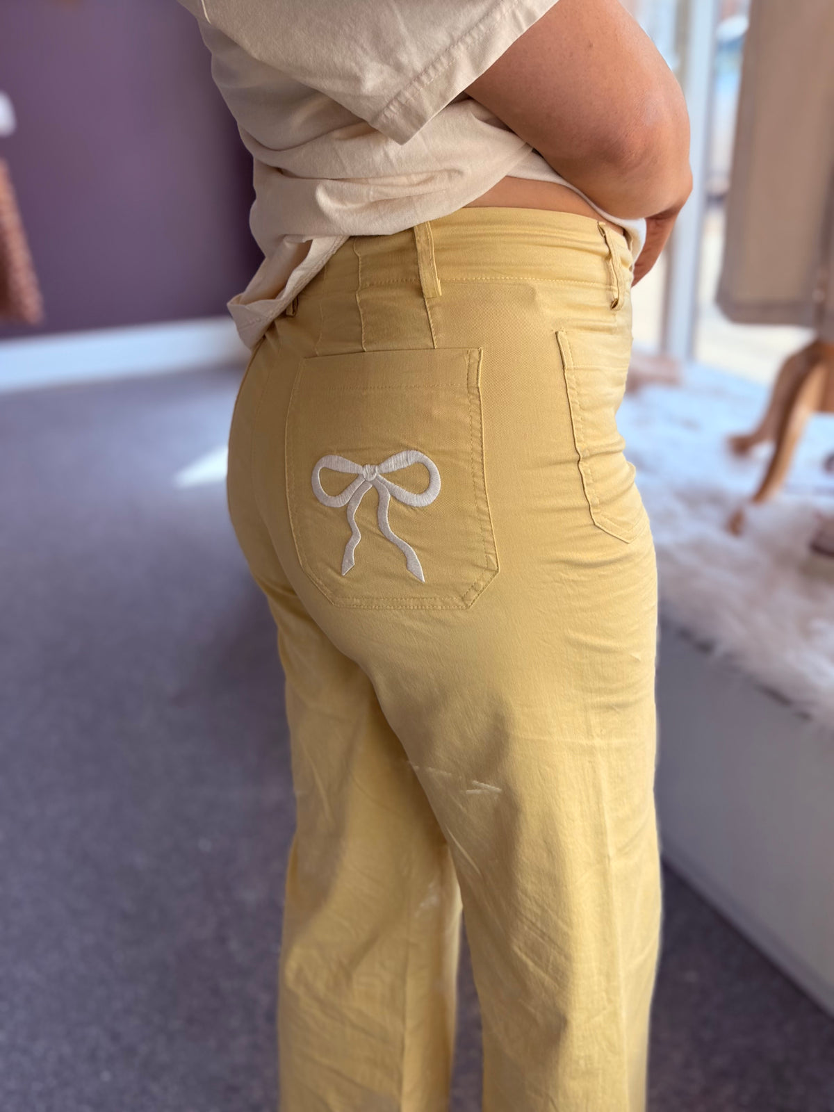 Bow Embroidered Pockets Pants