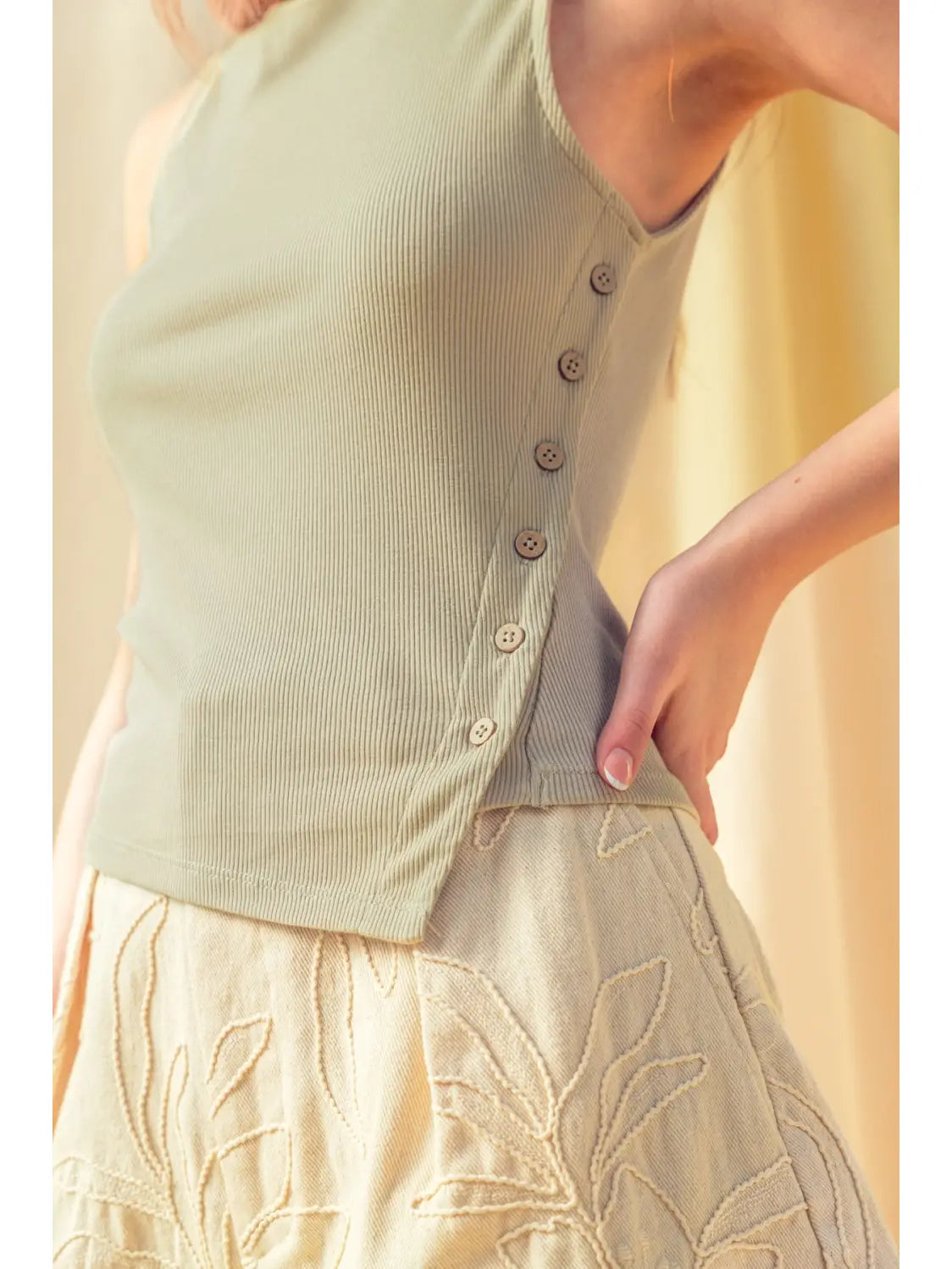 The Side Detail Sculpt Tank